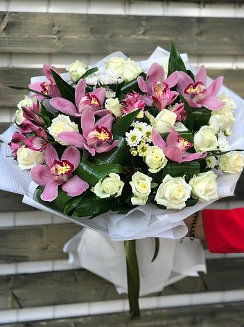 Букет цветов из: Розы и Хризантемы в Коченёво