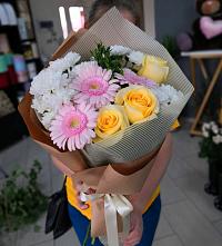 Букет цветов из:  Герберы, Розы и Хризантемы в Коченёво