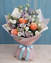 Букет цветов из:  Лизиантусы, Розы, Альстромерии и Гипсофила в Коченёво