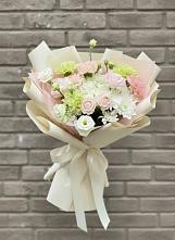 Букет цветов из:  Гвоздики, Розы, Лизиантусы и Хризантемы #REPLACE_PRED# Коченёво