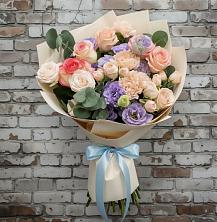 Букет Феерия в Коченёво Букет цветов из: Розы, Лизиантусы и Гвоздики в Коченёво